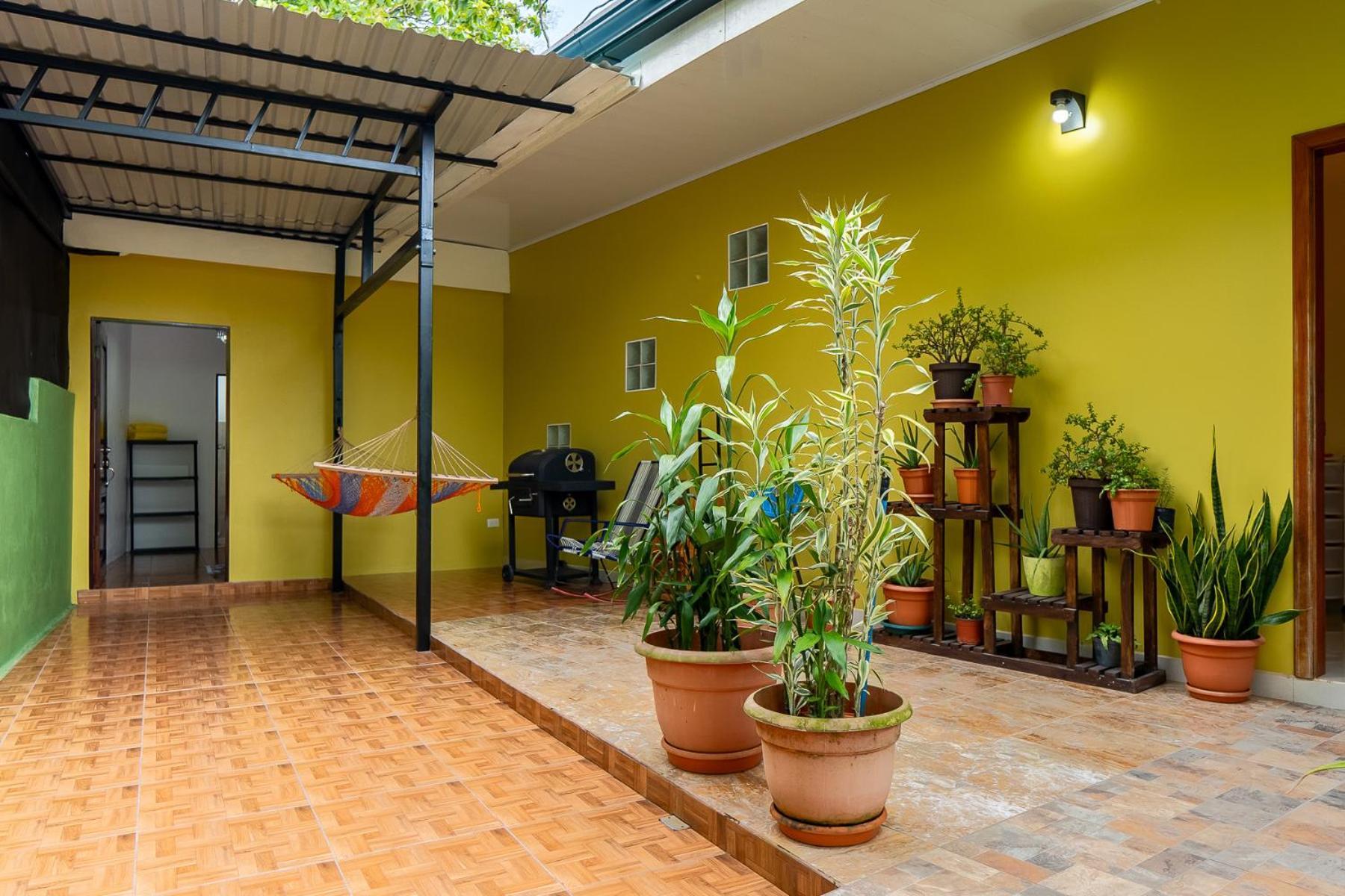 Yellow House Quepos Eksteriør billede